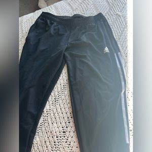 women’s track pants
